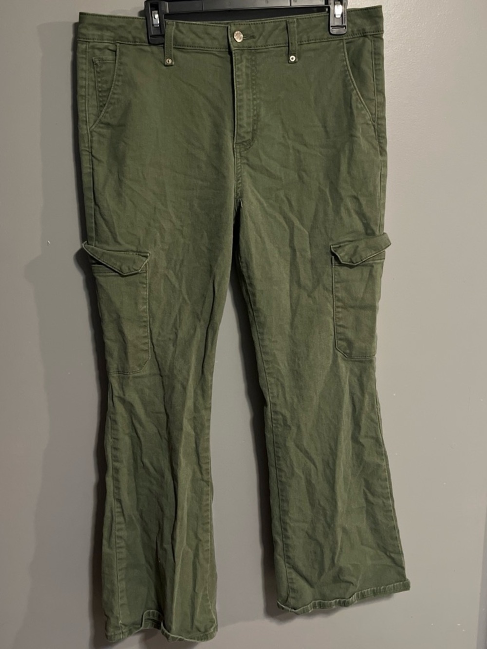 Time and Tru Olive Green Cargo Pants with Flap Pockets